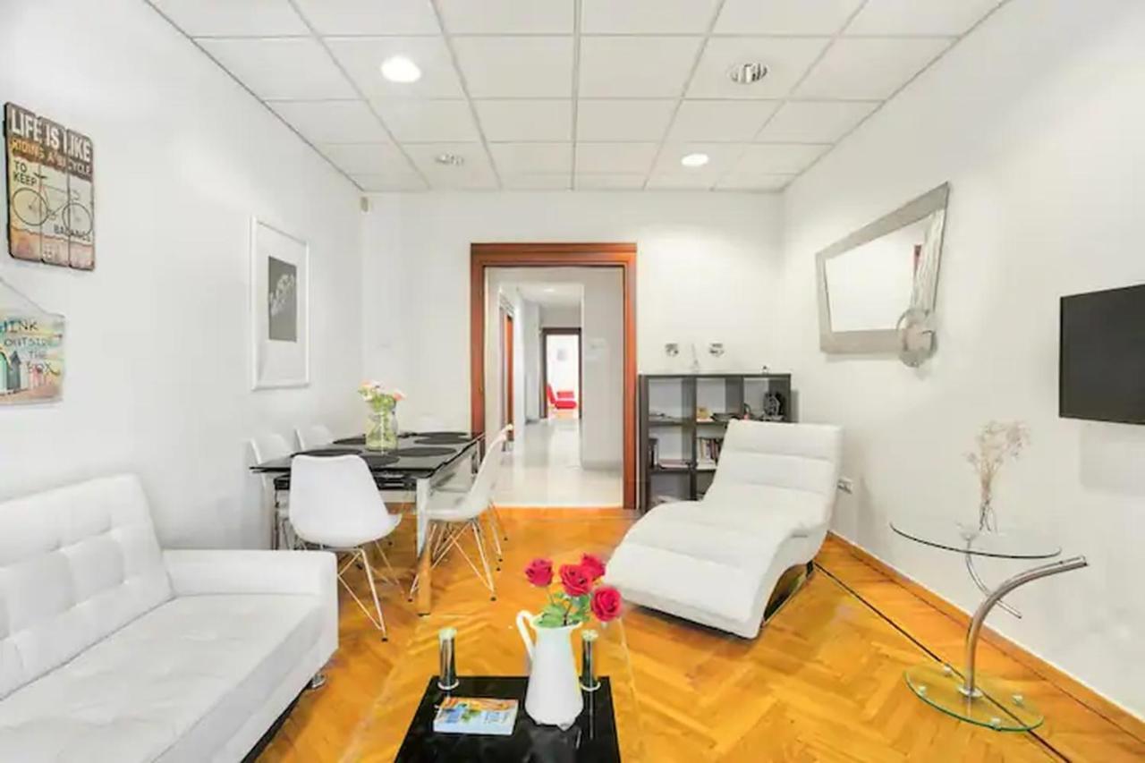 Apartamento 4Bdr Amazing Spacious Full Apt In Plaka Atenas Exterior foto